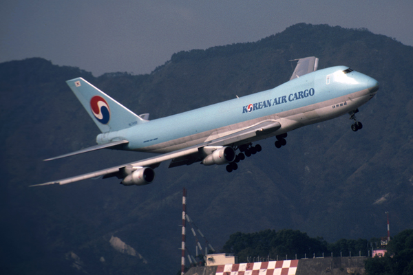 KOREAN AIR CARGO BOEING 747 200F HKG RF K.jpg