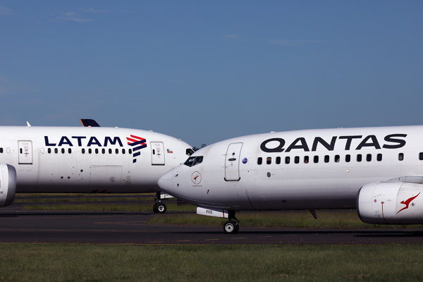 LATAM QANTAS AIRCRAFT SYD RF 002A0713.jpg