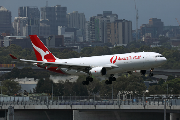 QANTAS FREIGHT AIRBUS A330 200F SYD RF 002A0415.jpg