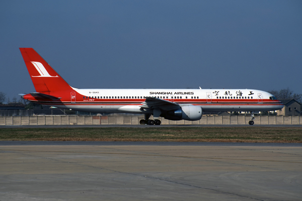 0508 SHANGHAI AIRLINES BOEING 757 200 BJS RF B-2843 F.jpg