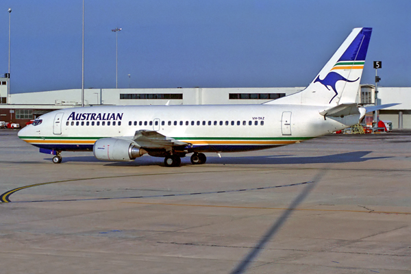 AUSTRALIAN BOEING 737 300 MEL RF 132 18.jpg