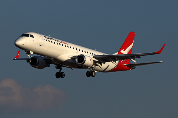 QANTAS LINK EMBRAER 190 MEL RF 002A0885.jpg