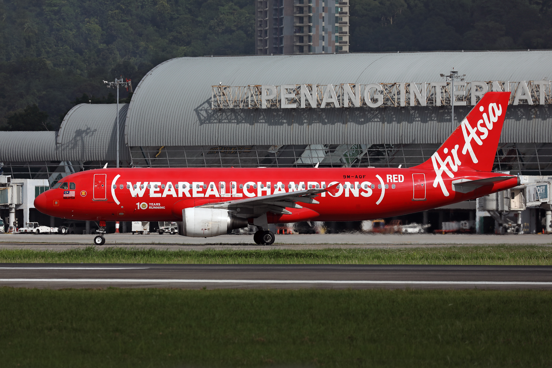 AIR ASIA AIRBUS A320 PEN RF 002A1342.jpg