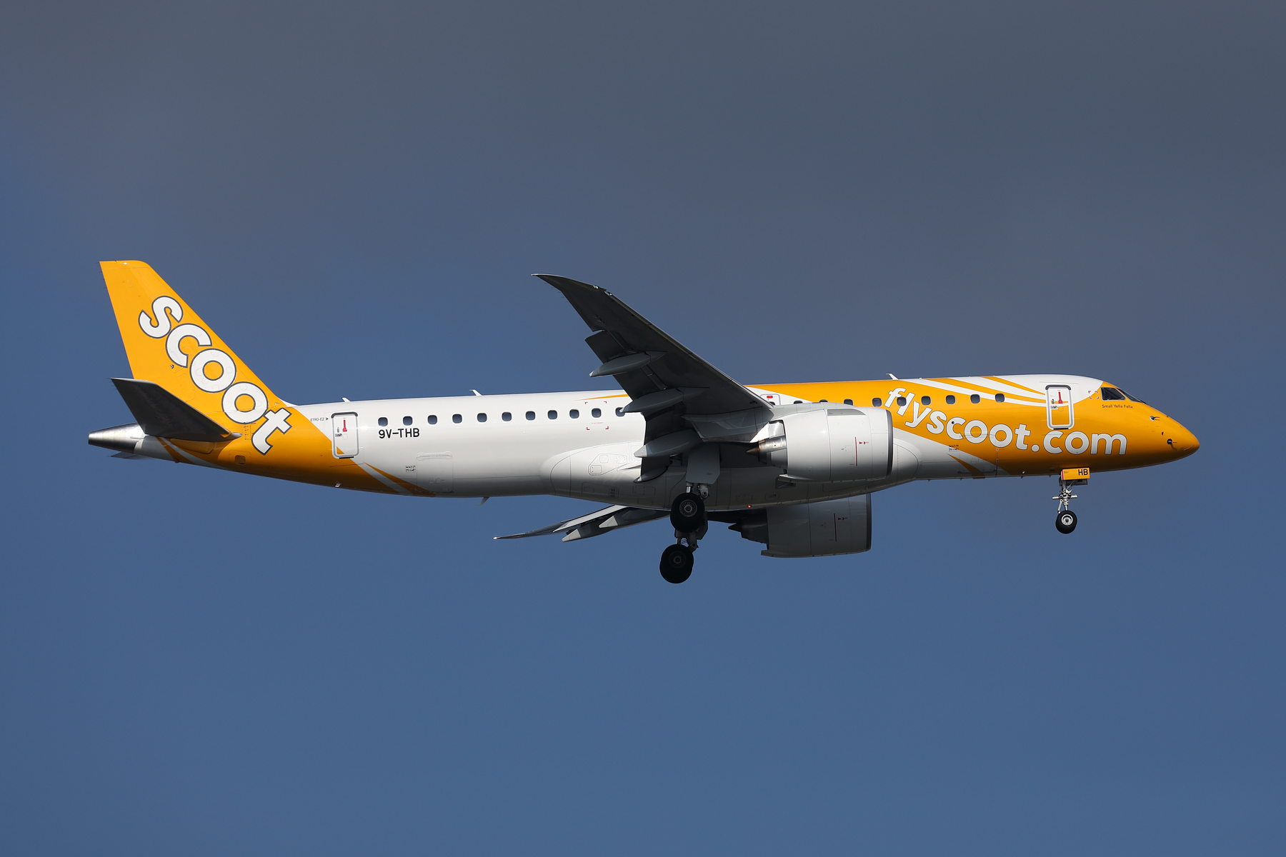 SCOOT EMBRAER 190 E2 SIN RF 002A1582.jpg