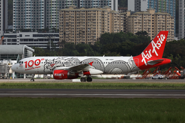 AIR ASIA AIRBUS A320 PEN RF 002A1300.jpg