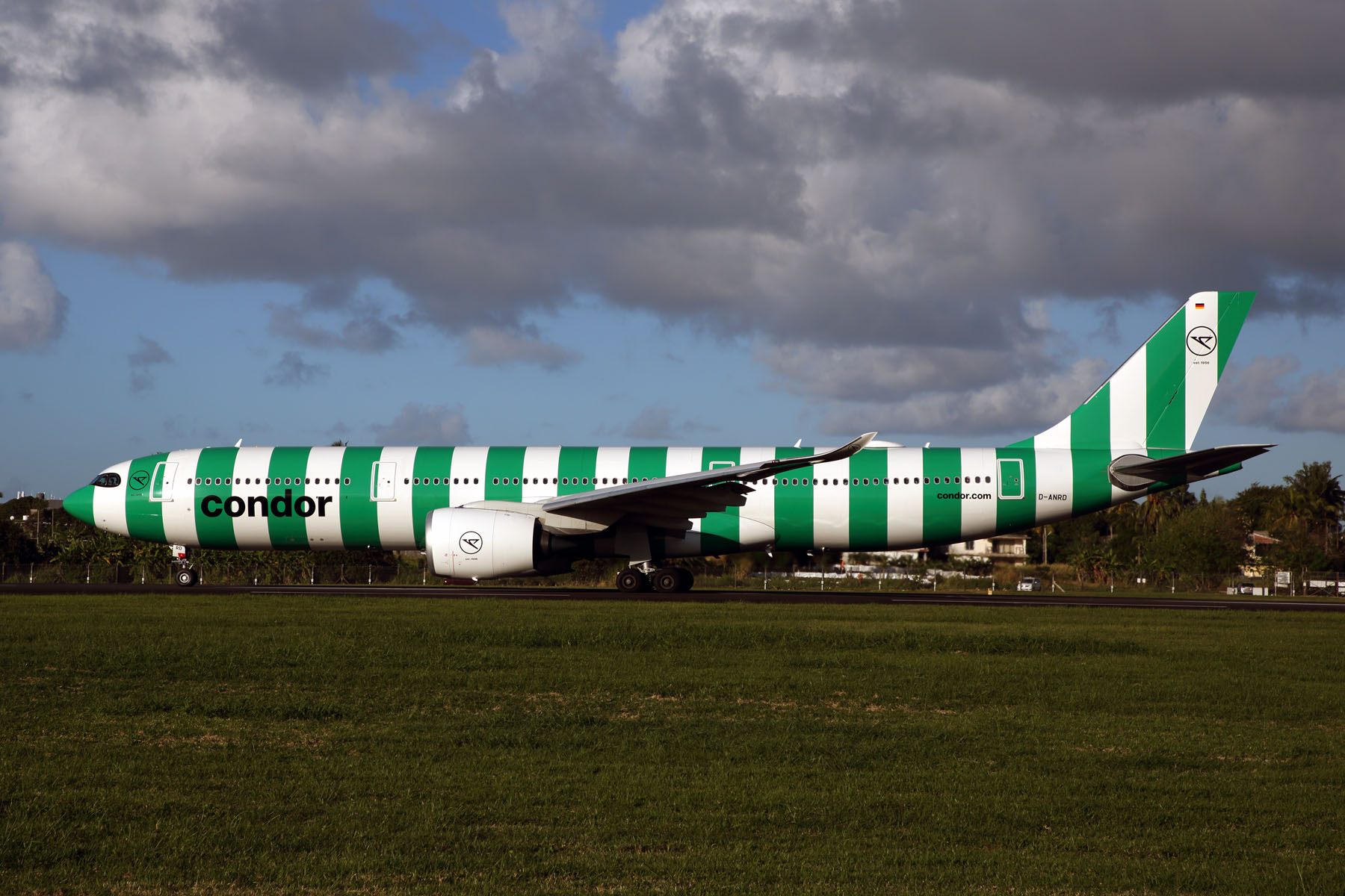 CONDOR AIRBUS A330 900 NEO MRU RF 5K5A0371.jpg