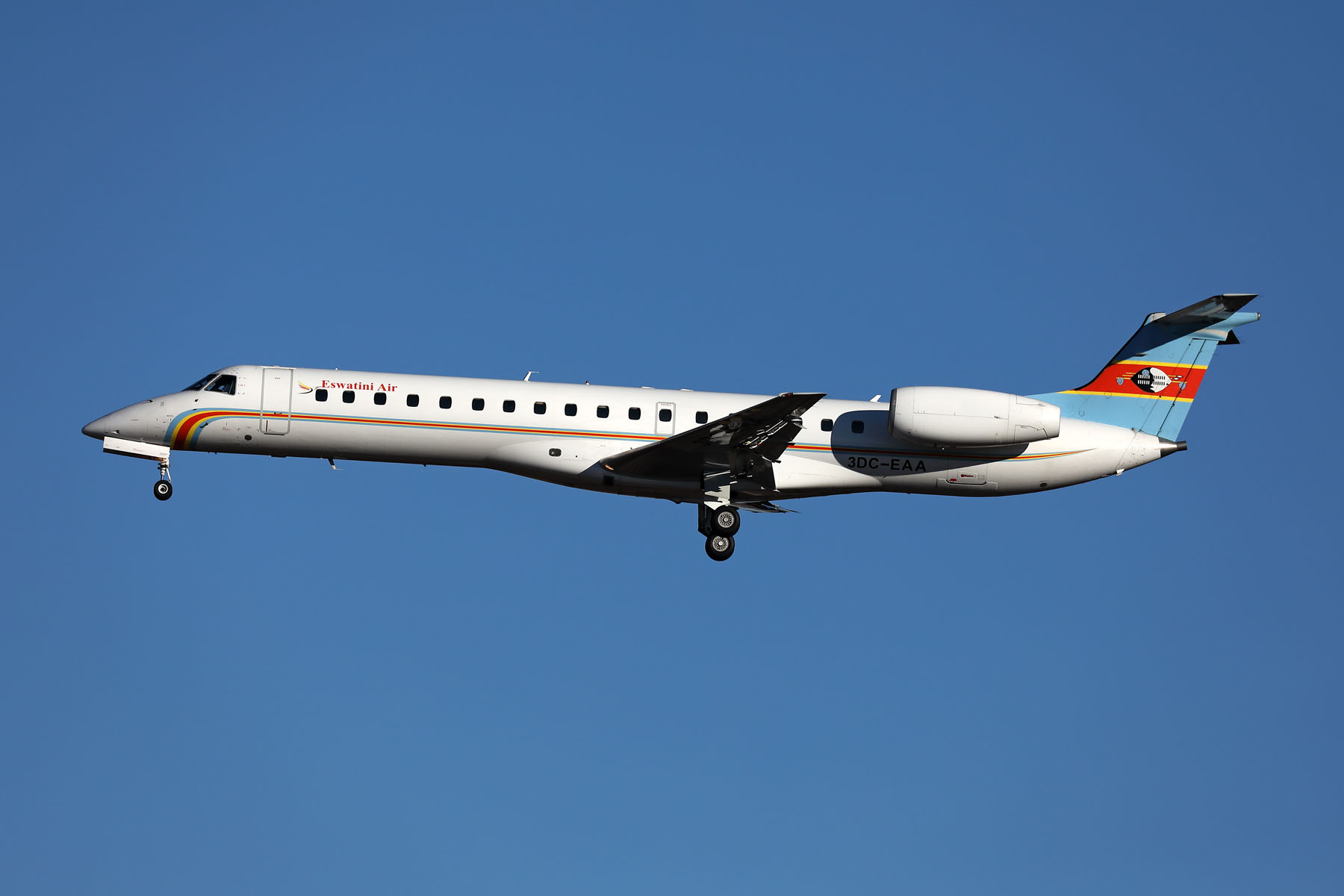 ESWATINI AIR EMBRAER 145 JNB RF 002A2508.jpg