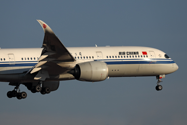 AIR CHINA AIRBUS A350 900 JNB RF 002A2592.jpg
