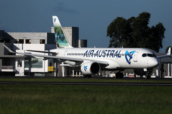 AIR AUSTRAL AIRBUS A220 MRU RF 002A2307.jpg