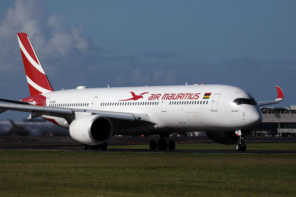 AIR MAURITIUS AIRBUS A350 900 MRU RF 002A2325.jpg