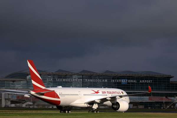 AIR MAURITIUS AIRBUS A350 900 MRU RF 002A2379.jpg