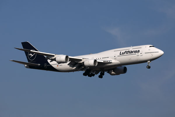 LUFTHANSA BOEING 747 800 JNB RF 002A2616.jpg