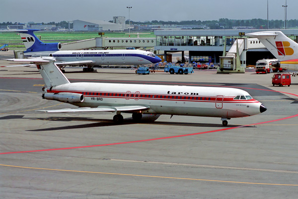 TAROM BAC 111 AMS RF 151 6.jpg