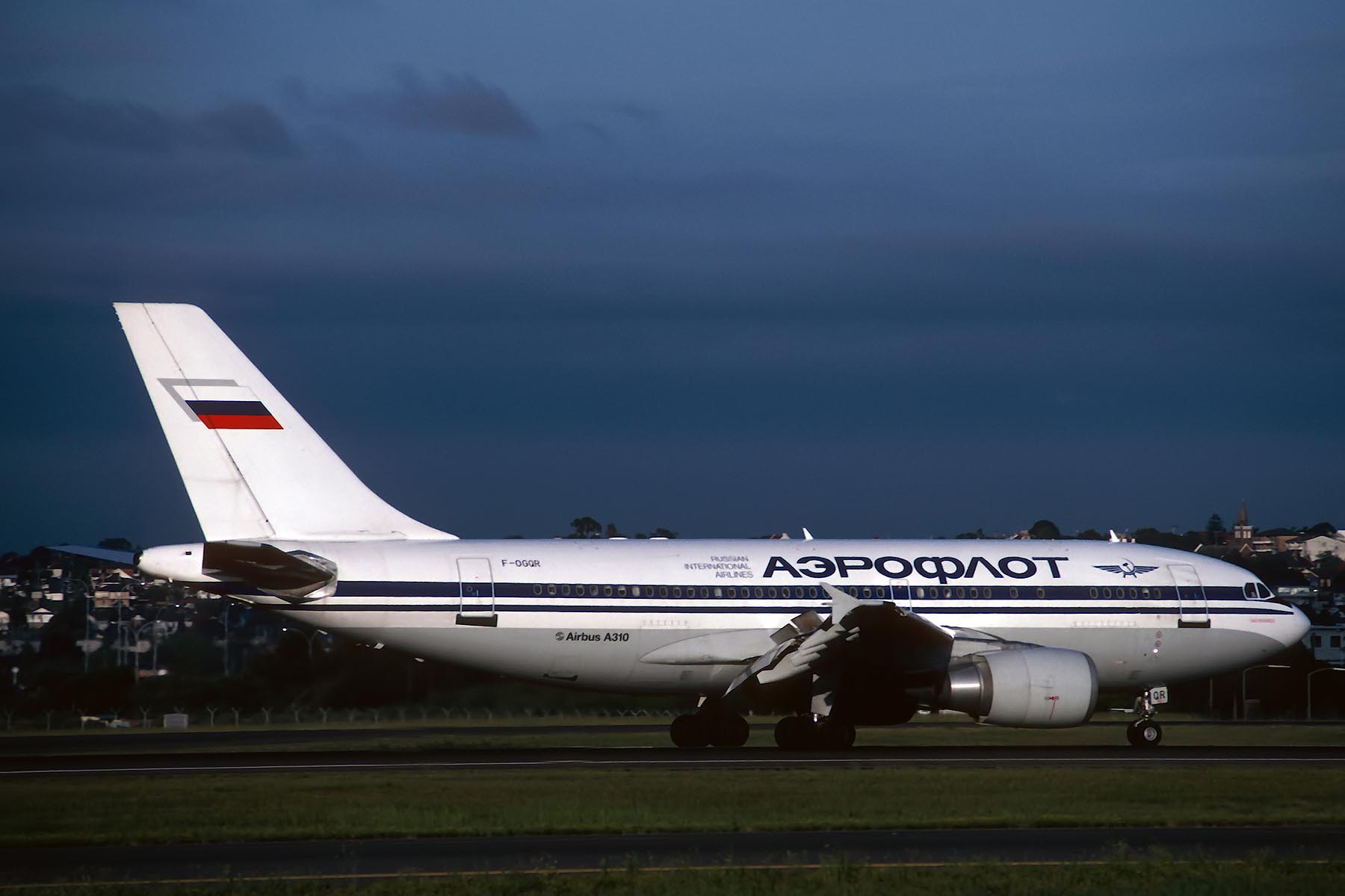 AEROFLOT AIRBUS A310 300 SYD RF K S 2449.jpg