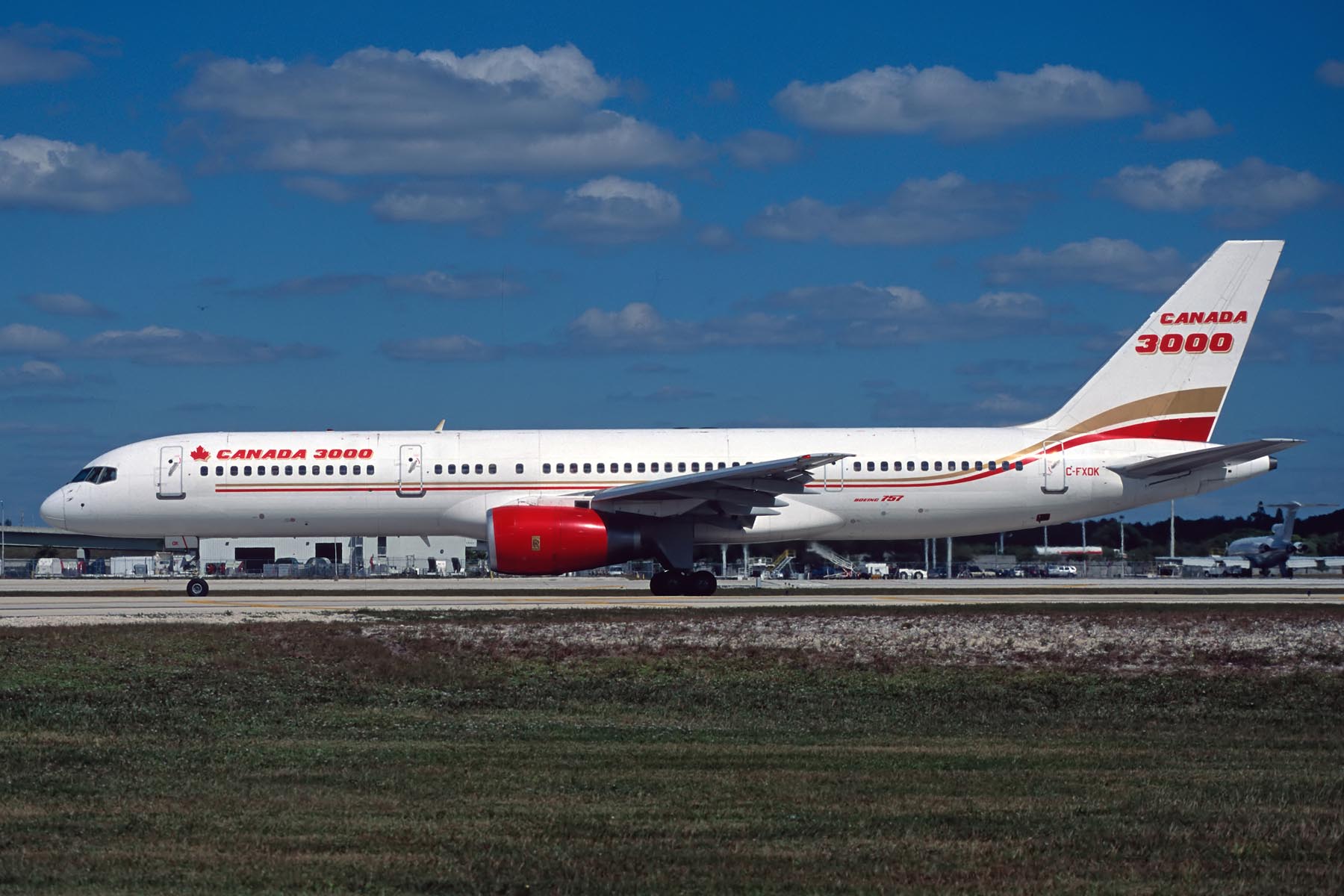CANADA 3000 BOEING 757 200 FLL RF F.jpg