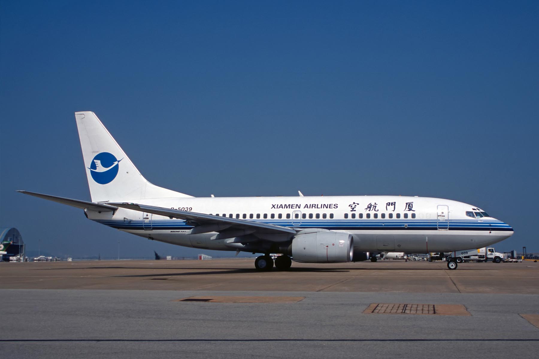 XIAMEN AIRLINES B737 700 MFM RF F S 3639.jpg