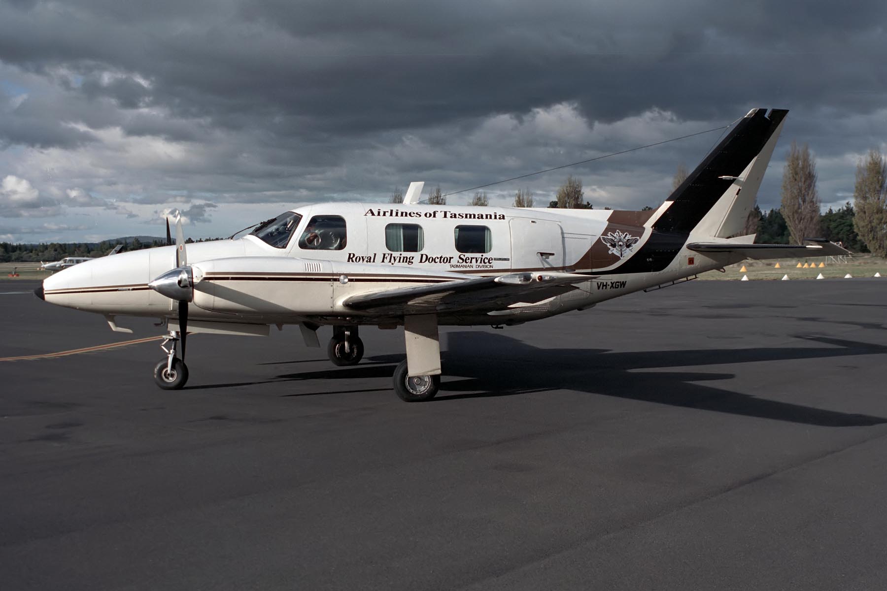 AIRLINES OF TASMANIA RFDS PIPER PA31 HBA RF 288 4.jpg