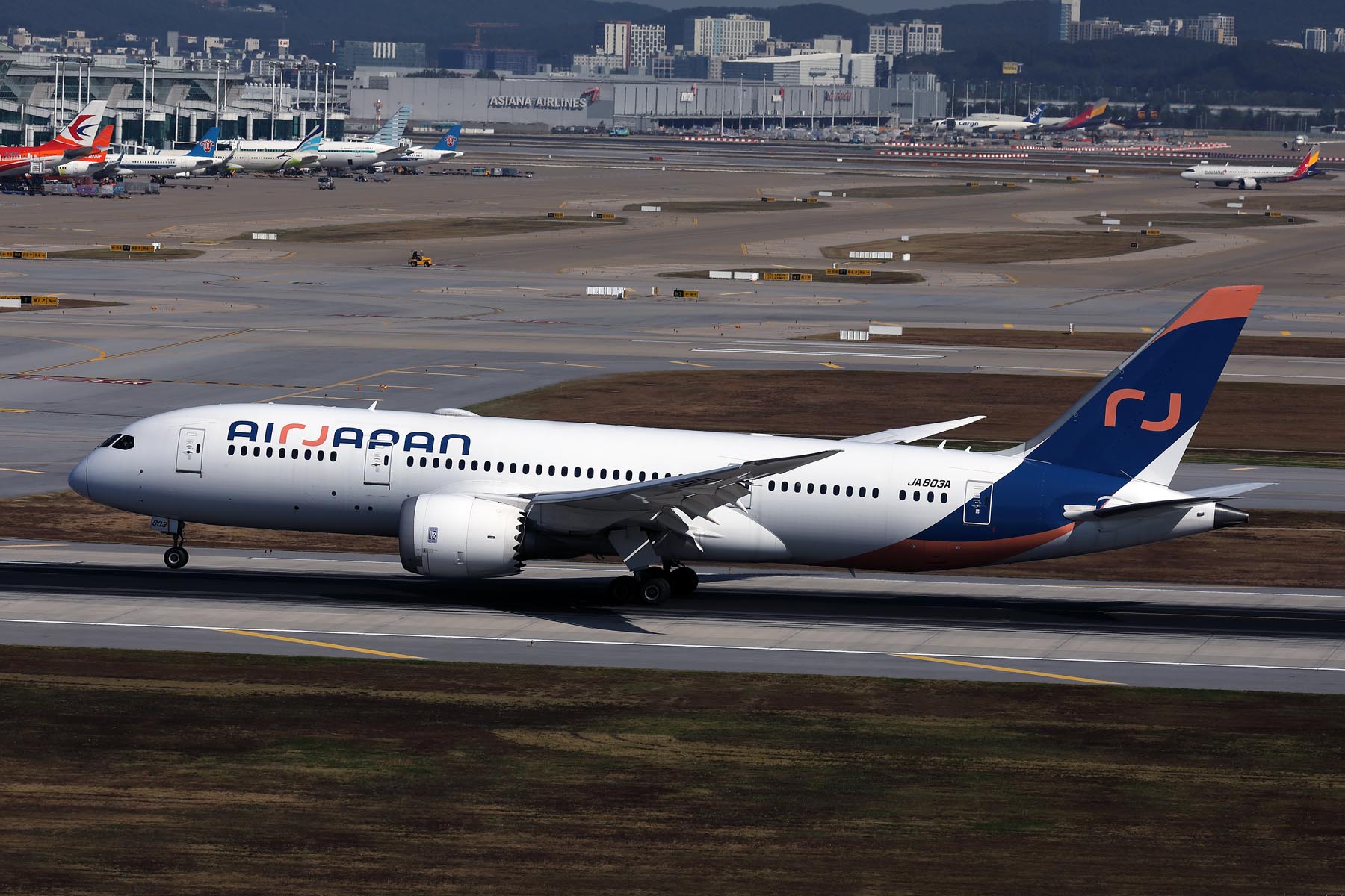 AIR JAPAN BOEING 787 8 ICN RF 002A3727.jpg