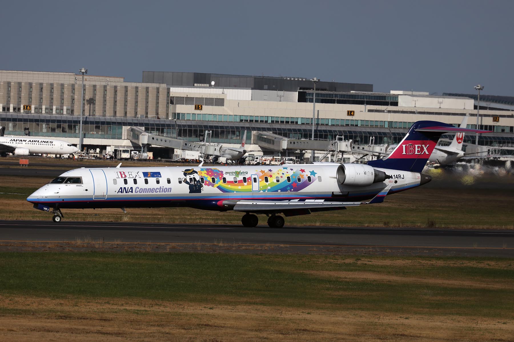 IBEX ANA CONNECTION CANADAIR CRJ 700 CTS RF 002A4639.jpg