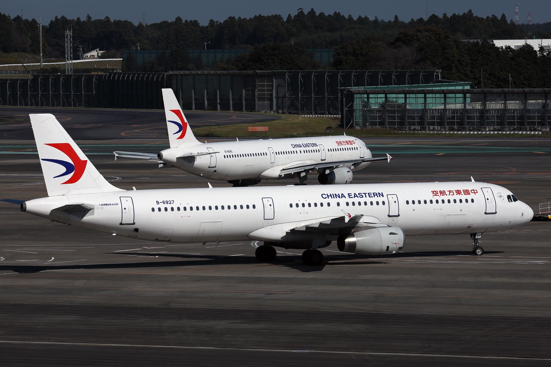 CHINA EASTERN AIRBUS A321s NRT RF 002A5195.jpg