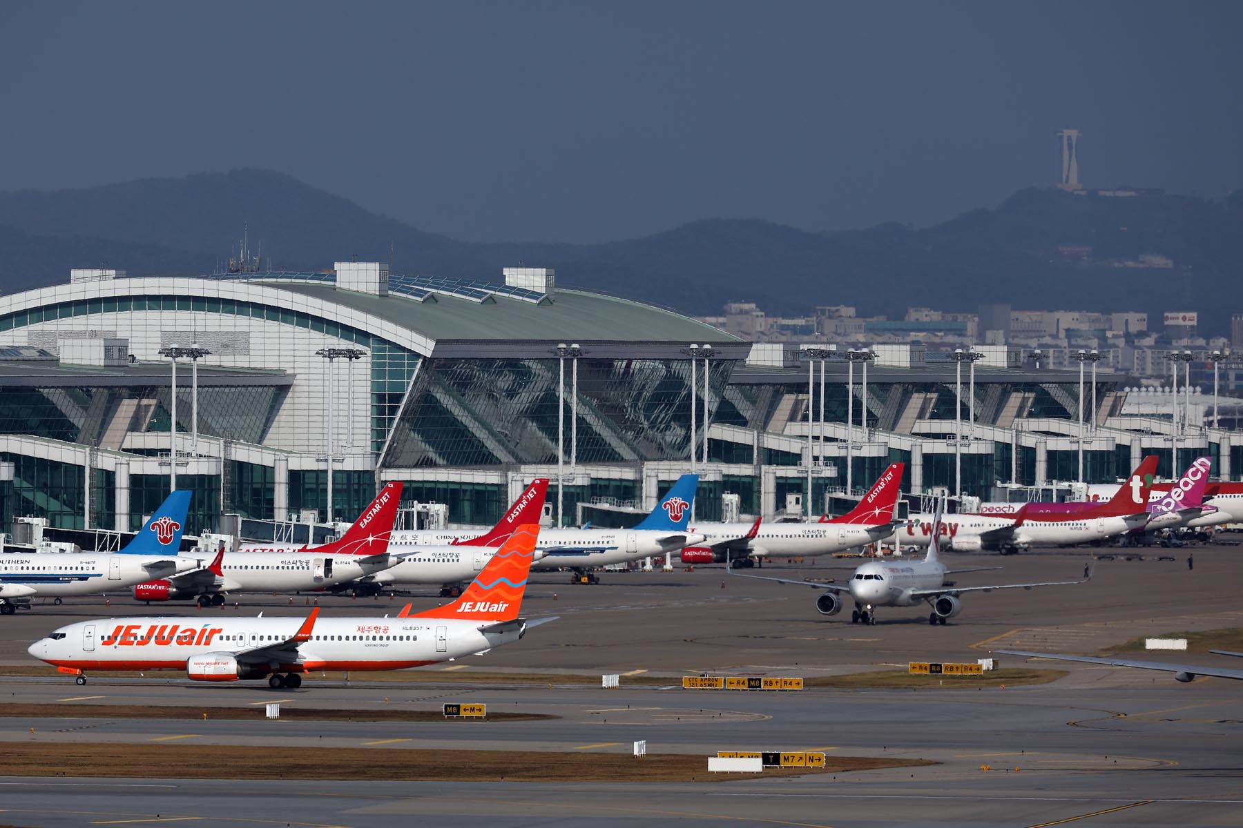 AIRCRAFT SEOUL INCHEON AIRPORT RF 002A5098.jpg
