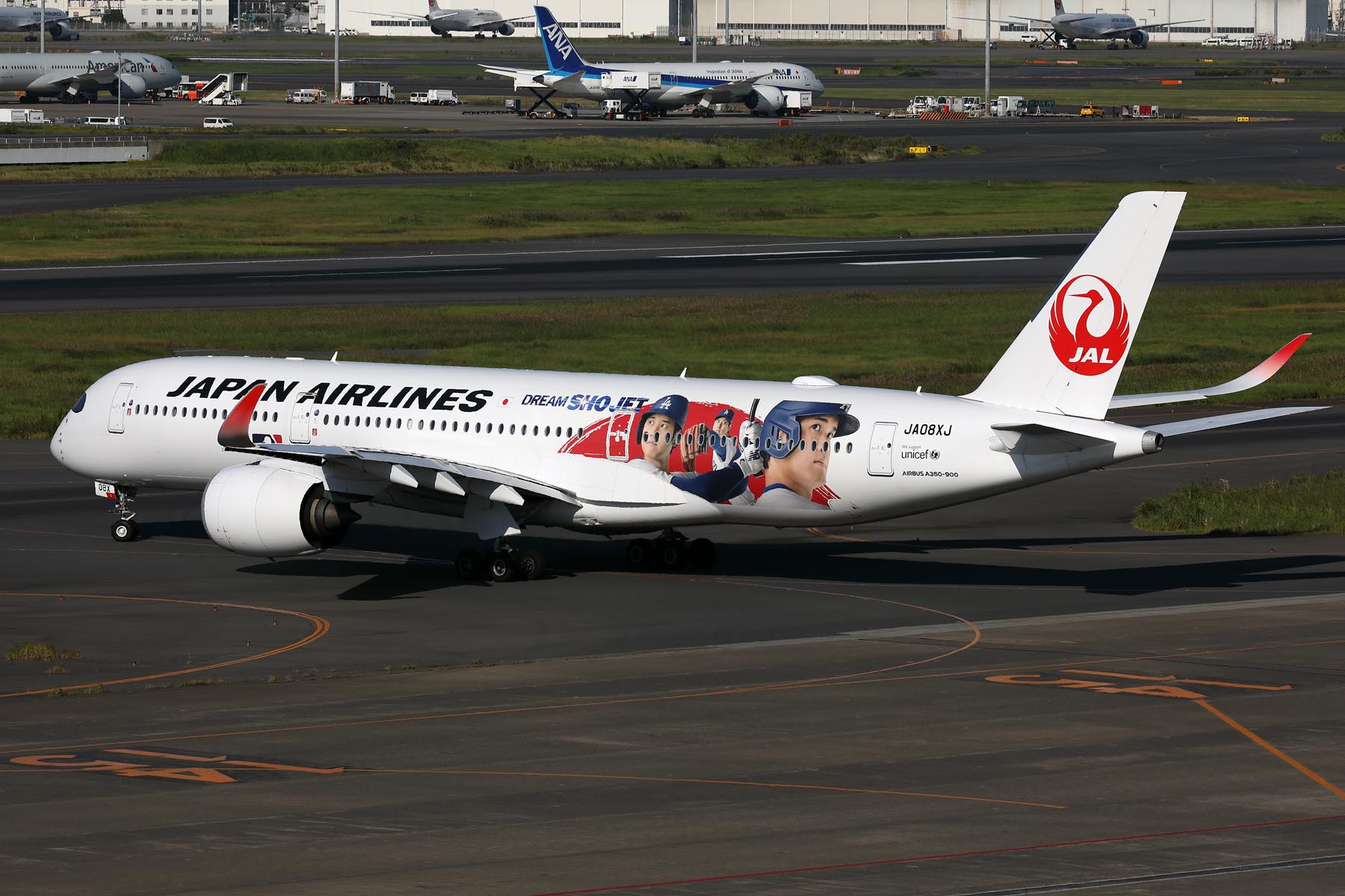 JAPAN AIRLINES AIRBUS A350 900 HND RF 002A3496.jpg