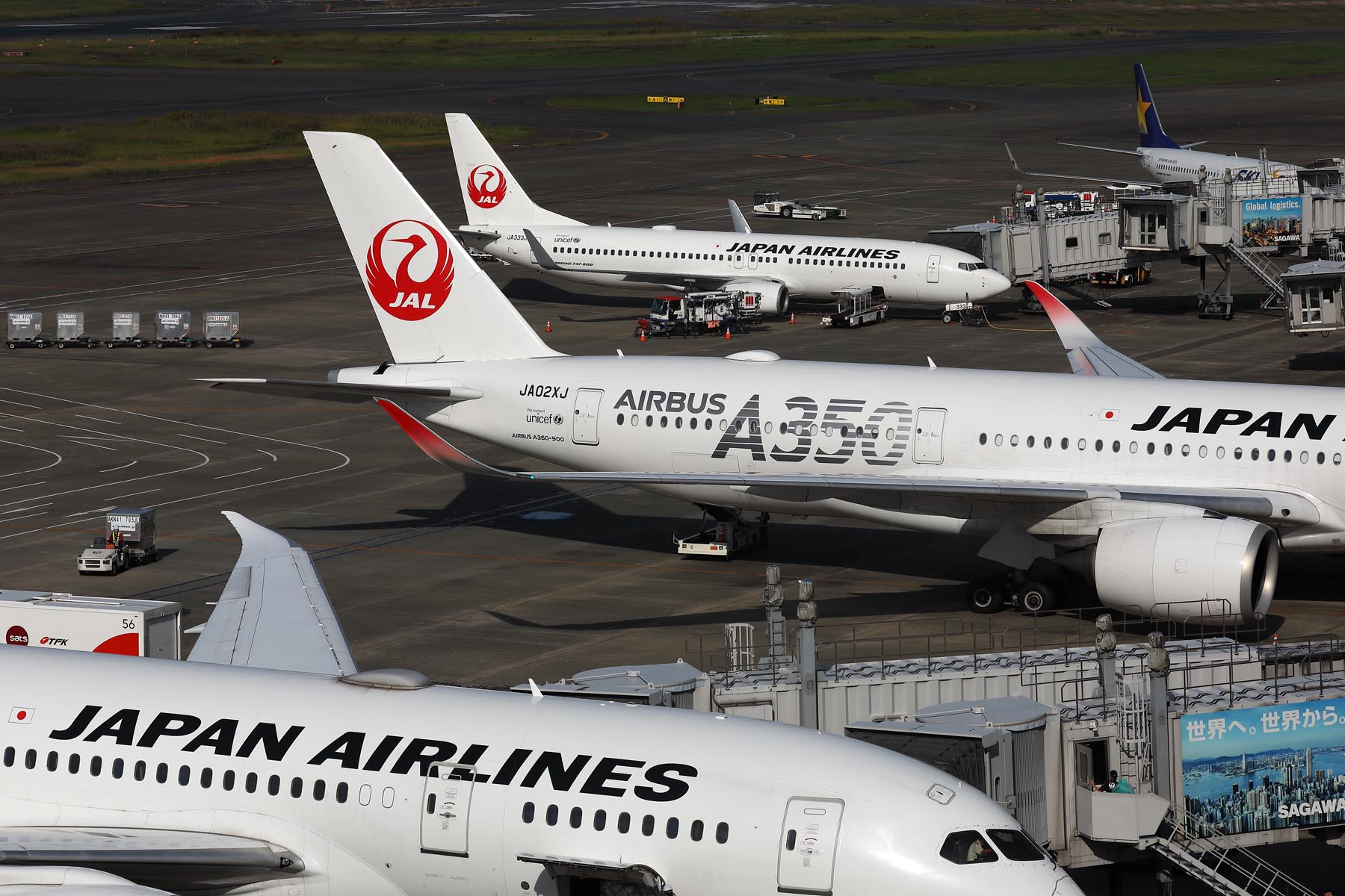 JAPAN AIRLINES AIRCRAFT HND RF 002A4809.jpg