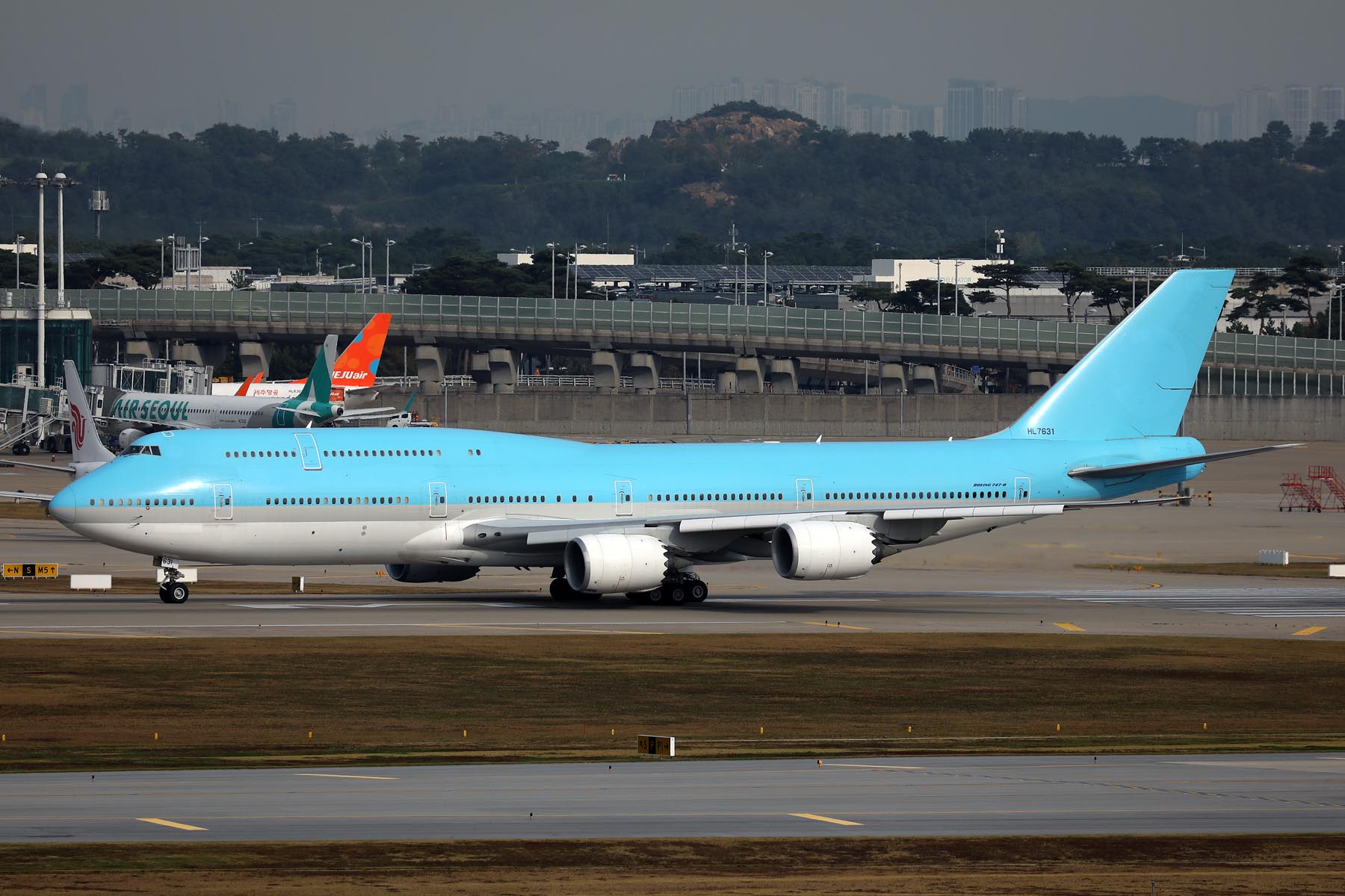 KOREAN AIR BOEING 747 800 ICN RF 002A3608.jpg