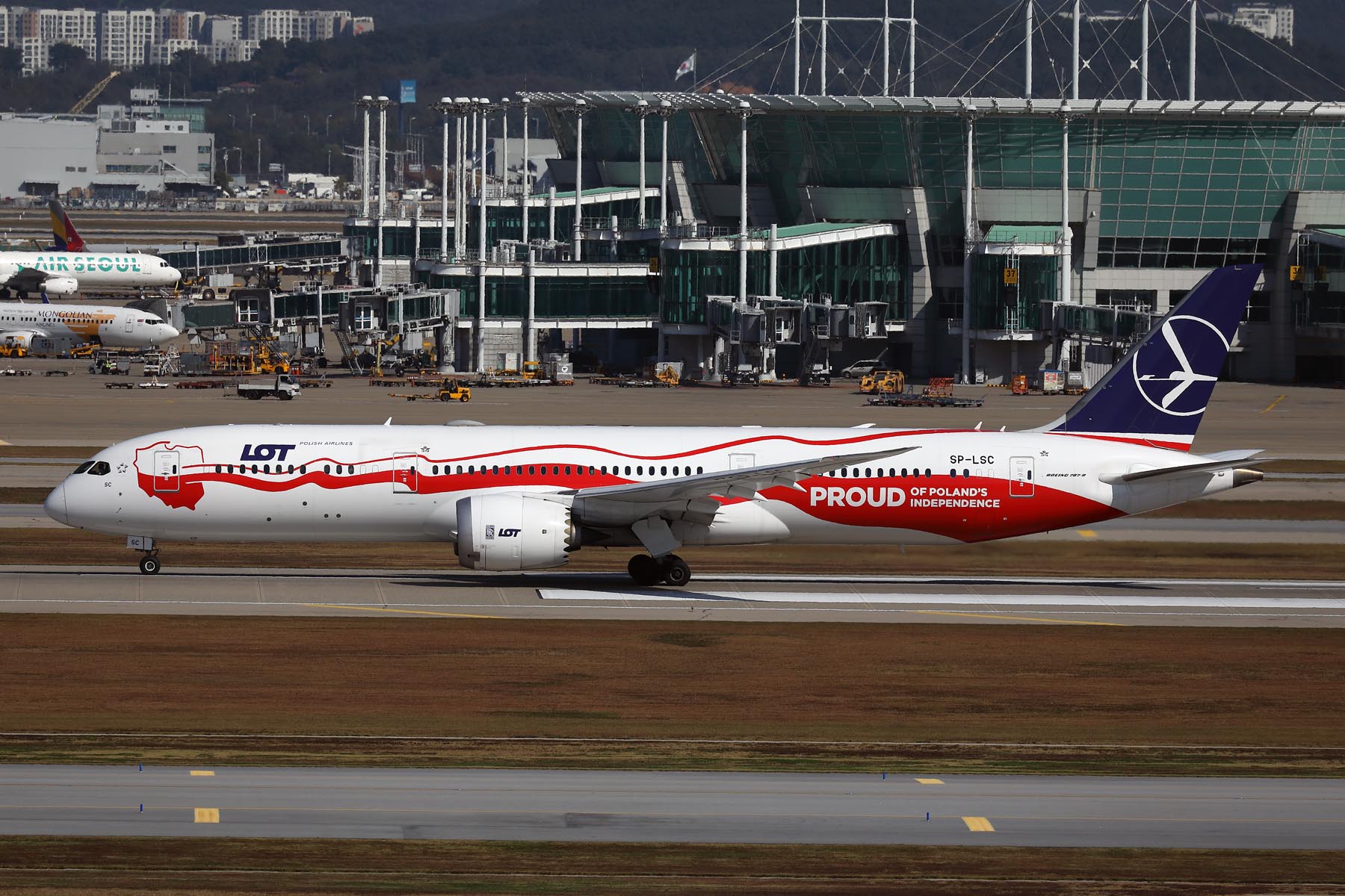 LOT BOEING 787 9 ICN RF 0002A3767.jpg