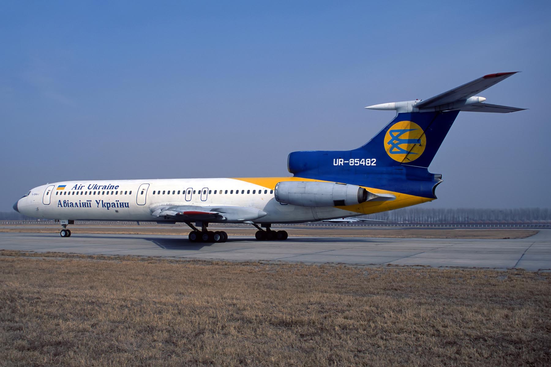 AIR UKRAINE TUPOLEV TU154 BJS RF F S 4503.jpg