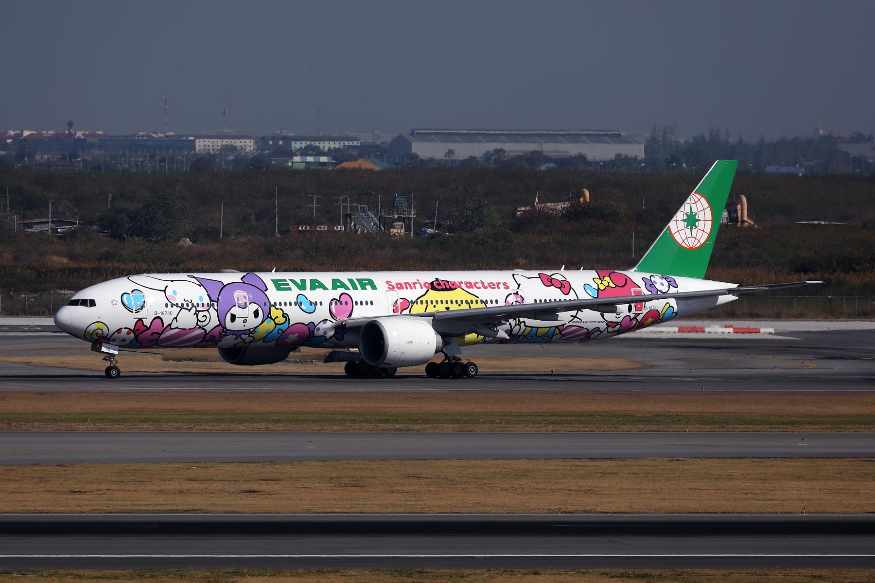 EVA AIR BOEING 777 300ER BKK RF002A6037.jpg