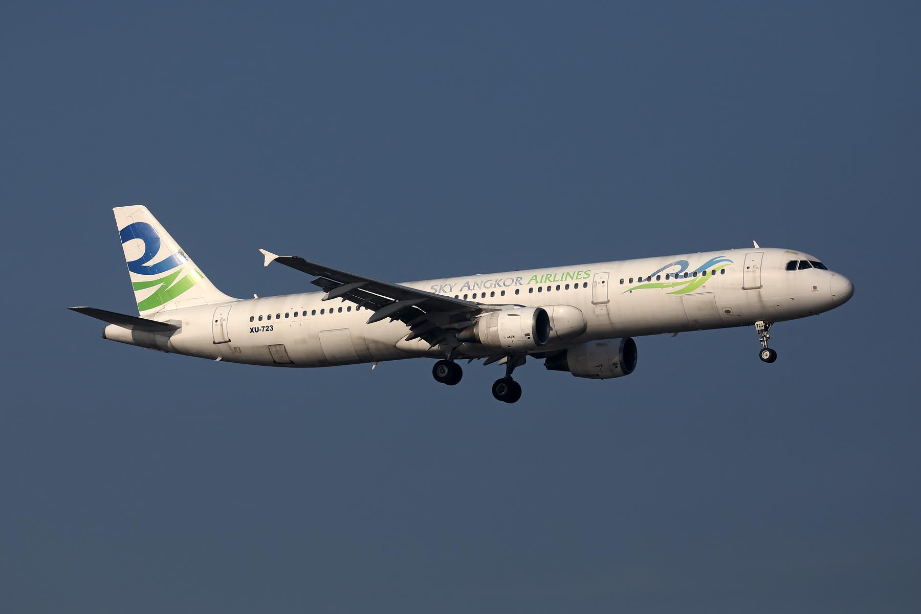 SKY ANGKOR AIRLINES AIRBUS A321 BKK RF 002A6188.jpg
