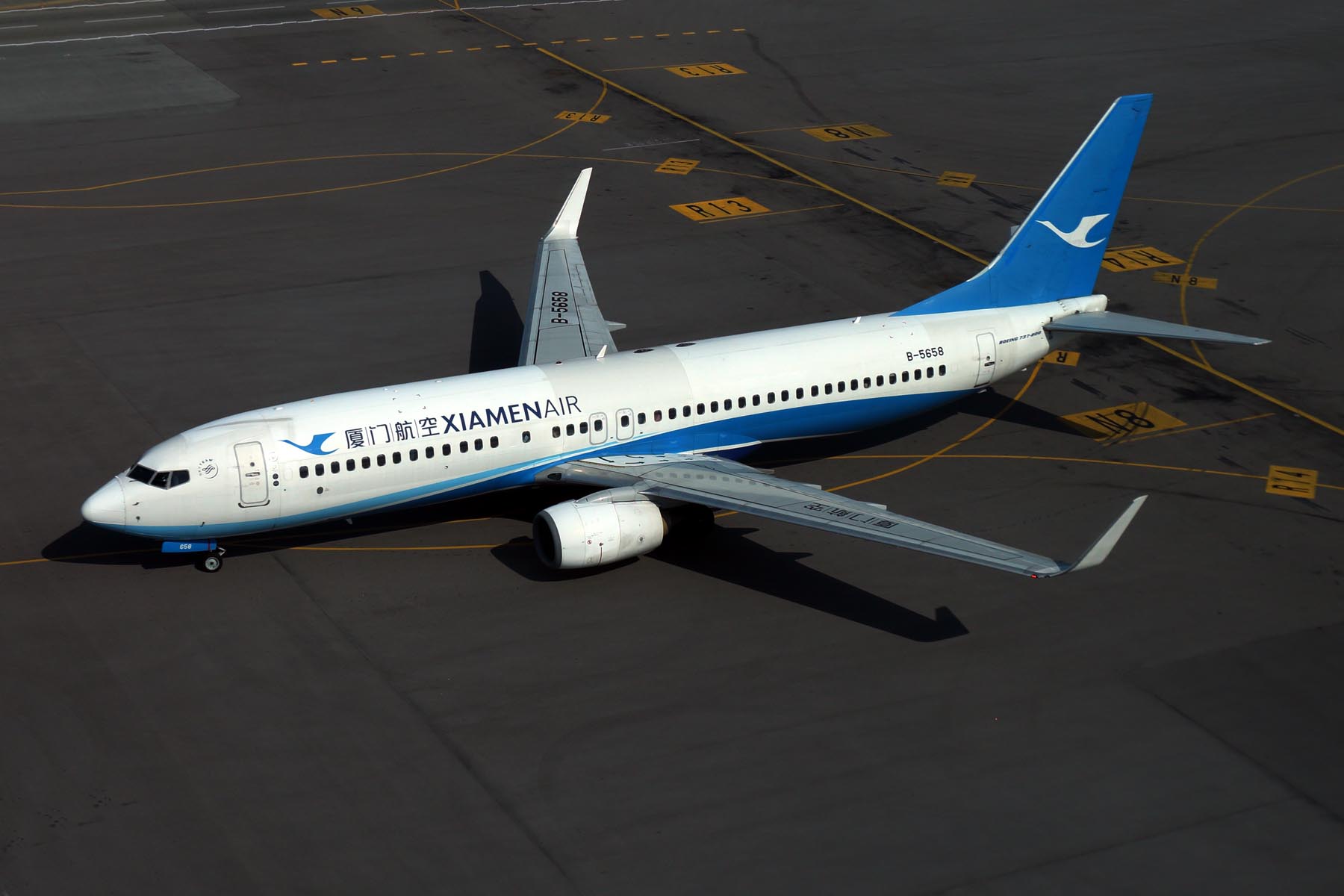 XIAMEN AIR BOEING 737 800 HKG RF 5K5A0587.jpg
