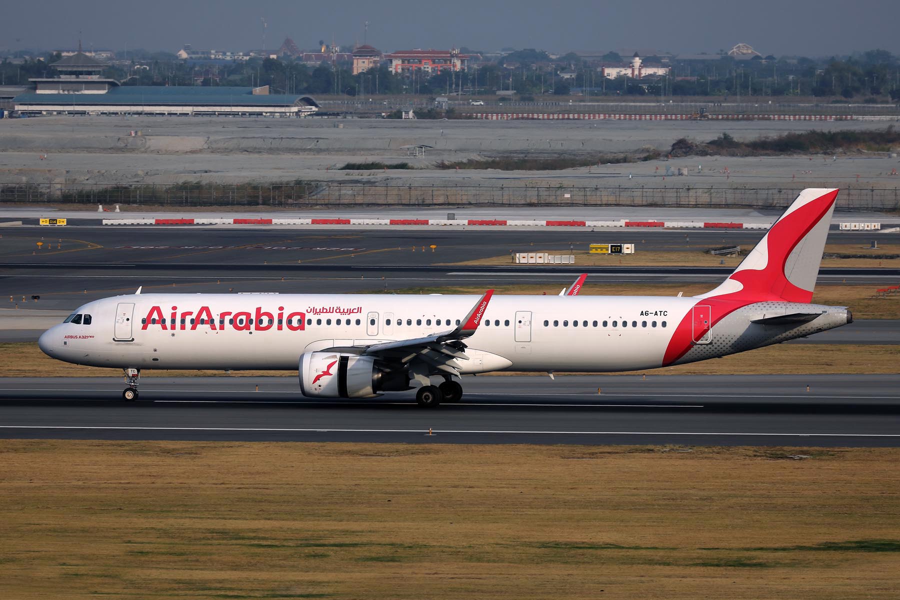 AIR ARABIA AIRBUS A321 NEO BKK RF 002A6333.jpg
