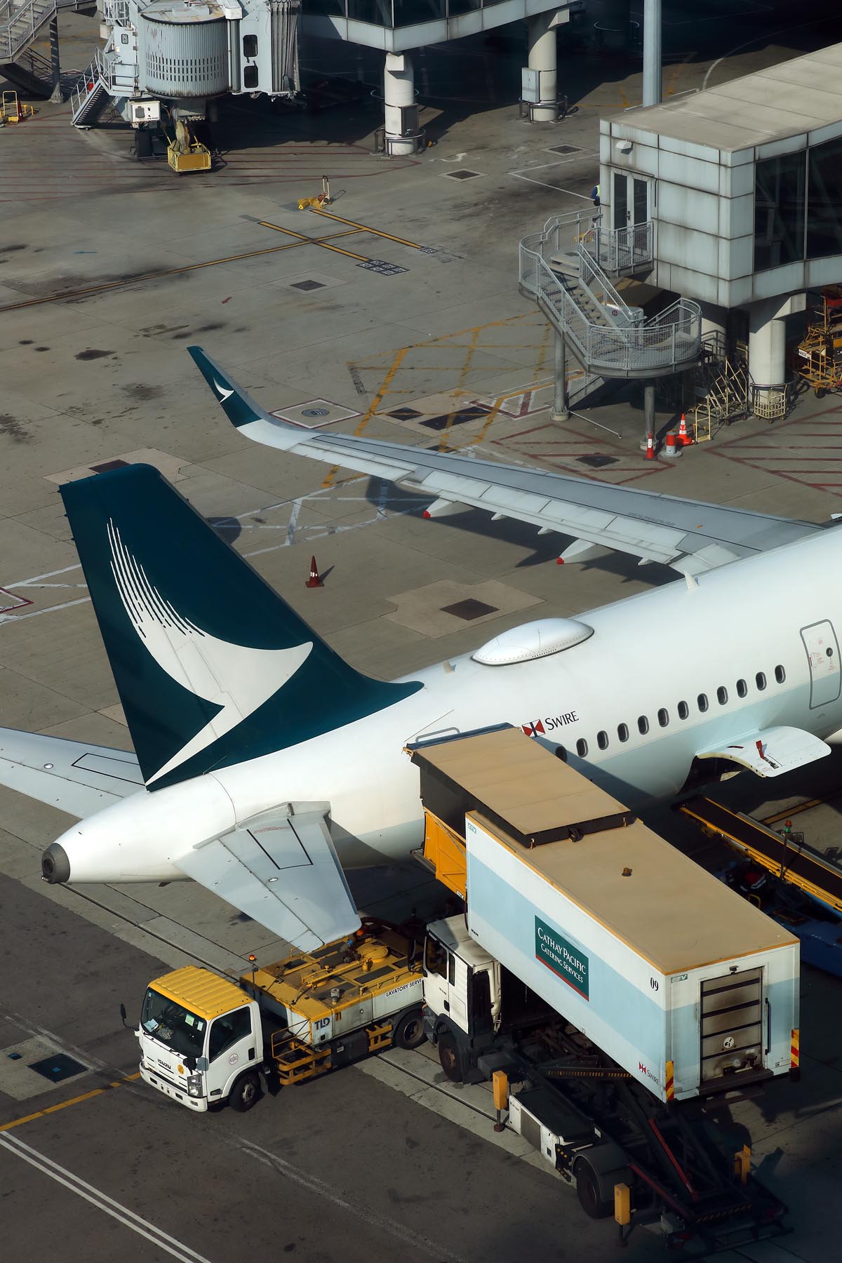 CATHAY PACIFIC AIRBUS A321 NEO HKG RF 002A5790.jpg