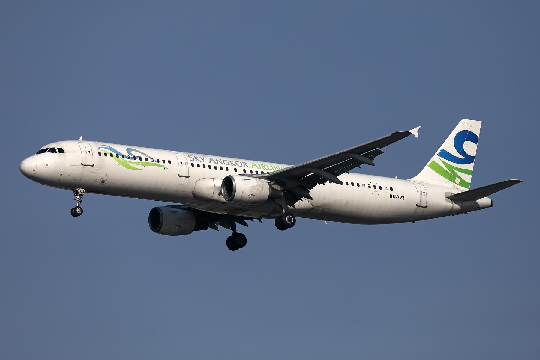 SKY ANGKOR AIRLINES AIRBUS A321 BKK RF 002A6361.jpg