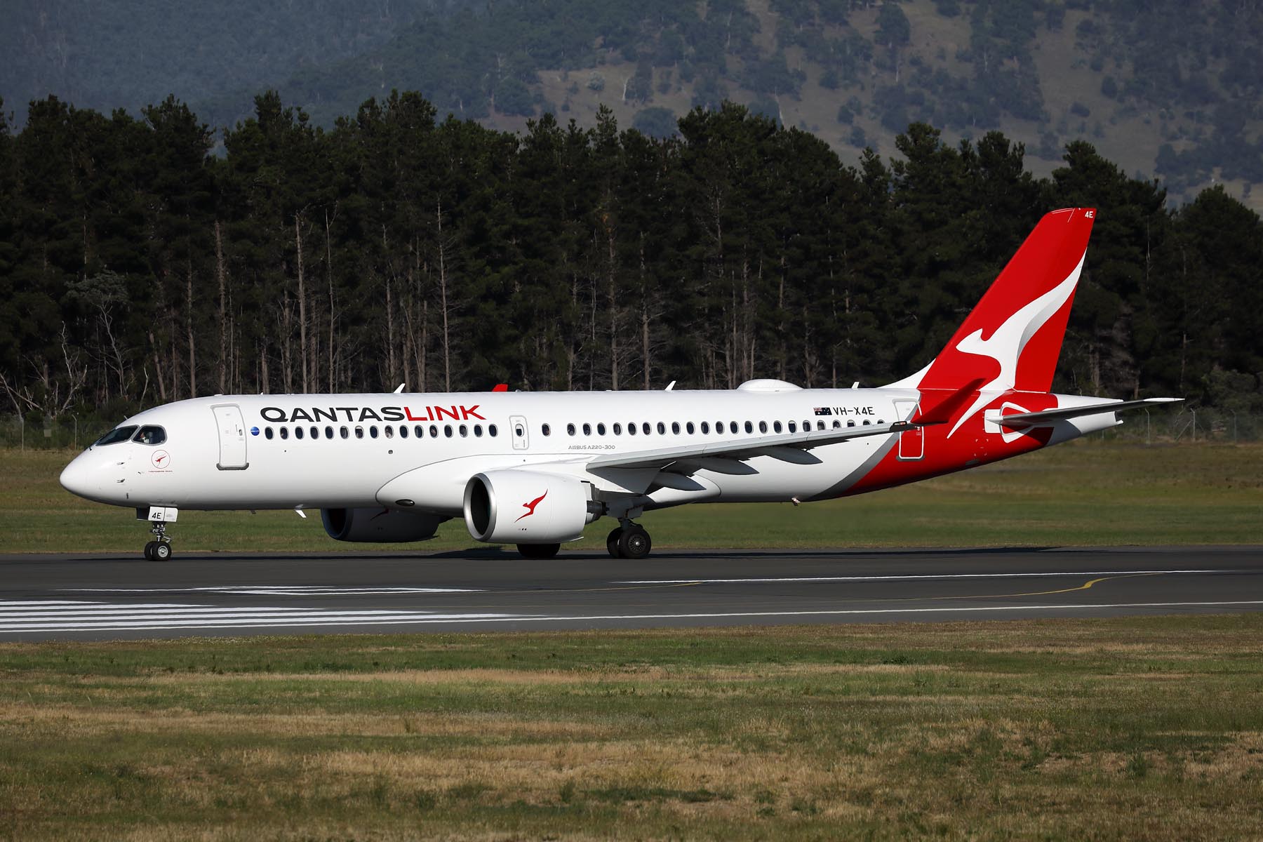 QANTAS LINK AIRBUS A220 HBA RF 002A5430.jpg