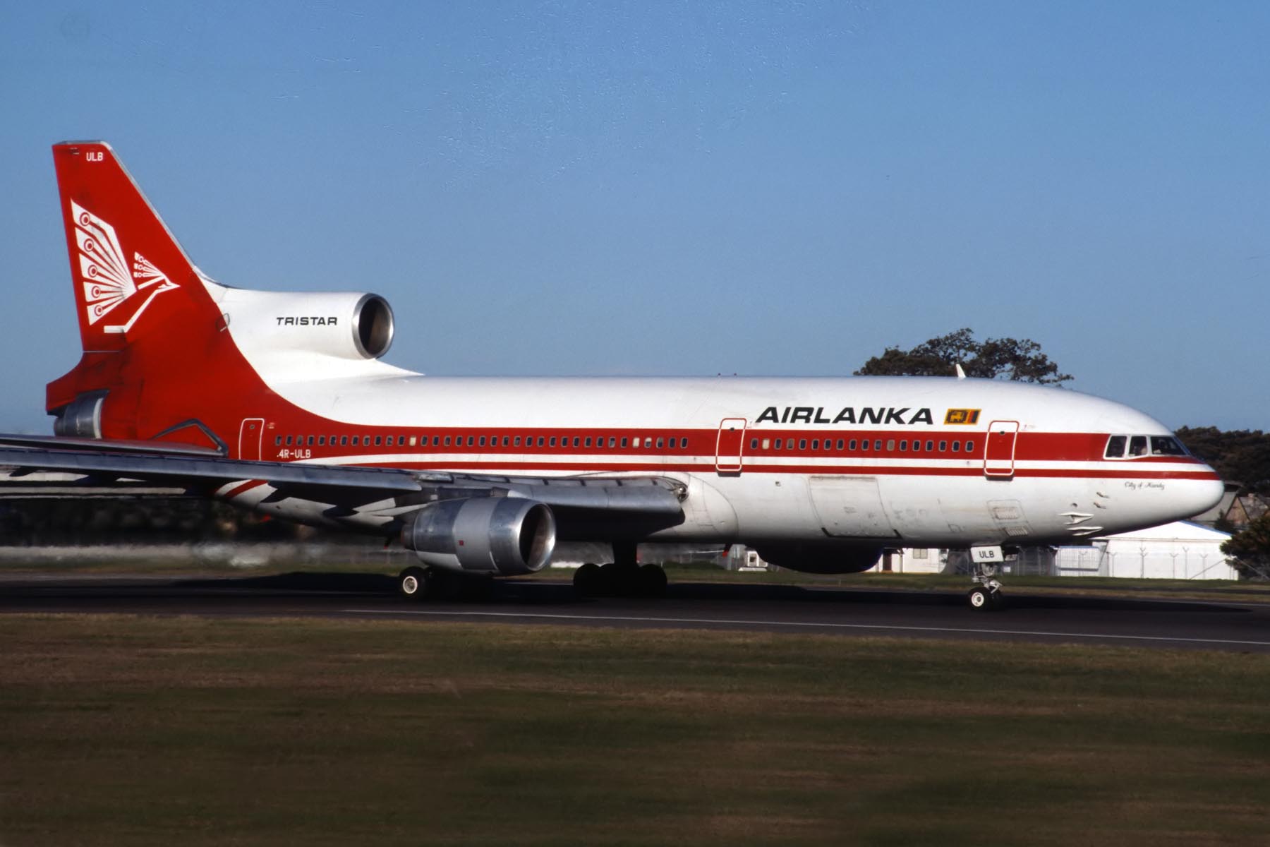 AIR LANKA L1011 SYD RF K S 0213.jpg