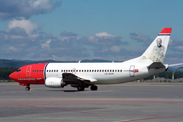 NORWEGIAN BOEING 737 300 OSL RF 1856 21.jpg