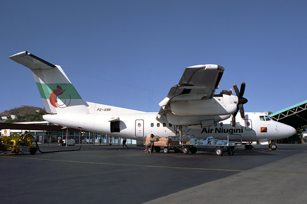 AIR NIUGINI DASH 7 POM RF 670 9.jpg