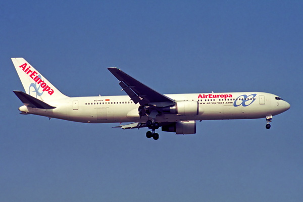 AIR EUROPA BOEING 767 300 MAD RF 1845 31.jpg