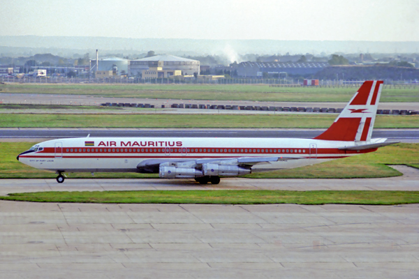 AIR MAURITIUS BOEING 707 LHR RF 060 18