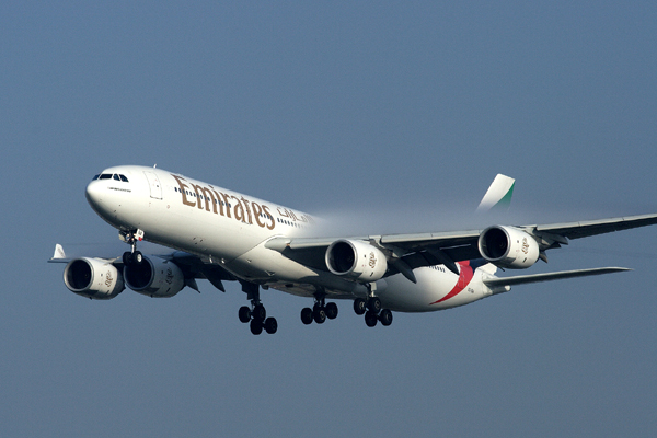 EMIRATES AIRBUS A340 500 SYD RF IMG_8093 .jpg