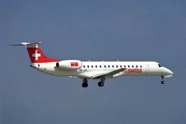 SWISS EMBRAER 135 GVA RF 1656 8.jpg