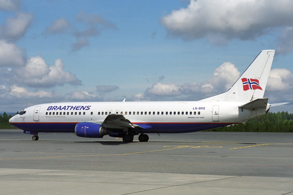 BRAATHENS BOEING 737 400 OSL RF 1855 15.jpg