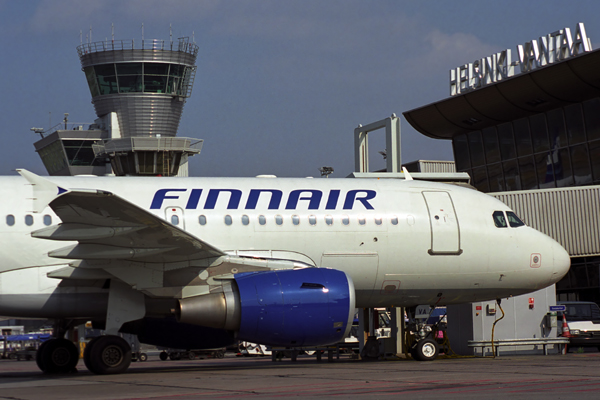 FINNAIR AIRBUS A319 HEL RF 1646 21.jpg
