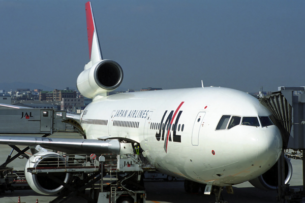 JAL DC10 FUK RF 1819 25.jpg