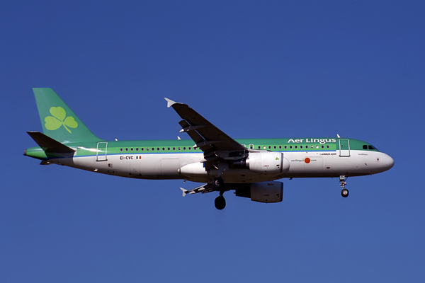 AER LINGUS AIRBUS A320 LHR RF 1780 6.jpg