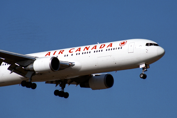 AIR CANADA BOEING 767 300 RF 1782 16.jpg