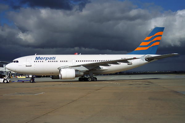 MERPATI AIRBUS A310 300 MEL RF 1087 24.jpg